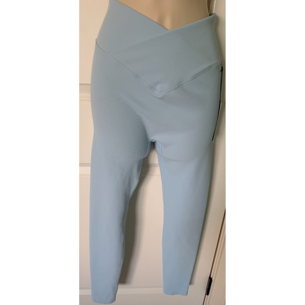 Chanelle Couture NWT Light Blue Ribbed Crossover Waist Scrunch Butt Leggings M - Picture 1 of 6